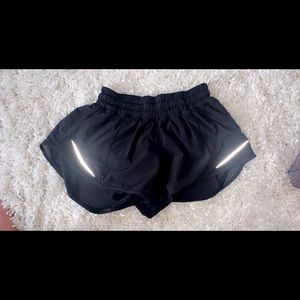 Lululemon black hotty hot shorts
